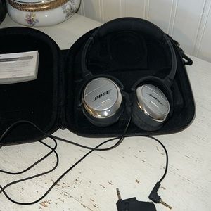 Bose Quiet Comfort 3 noise cancellation headphones